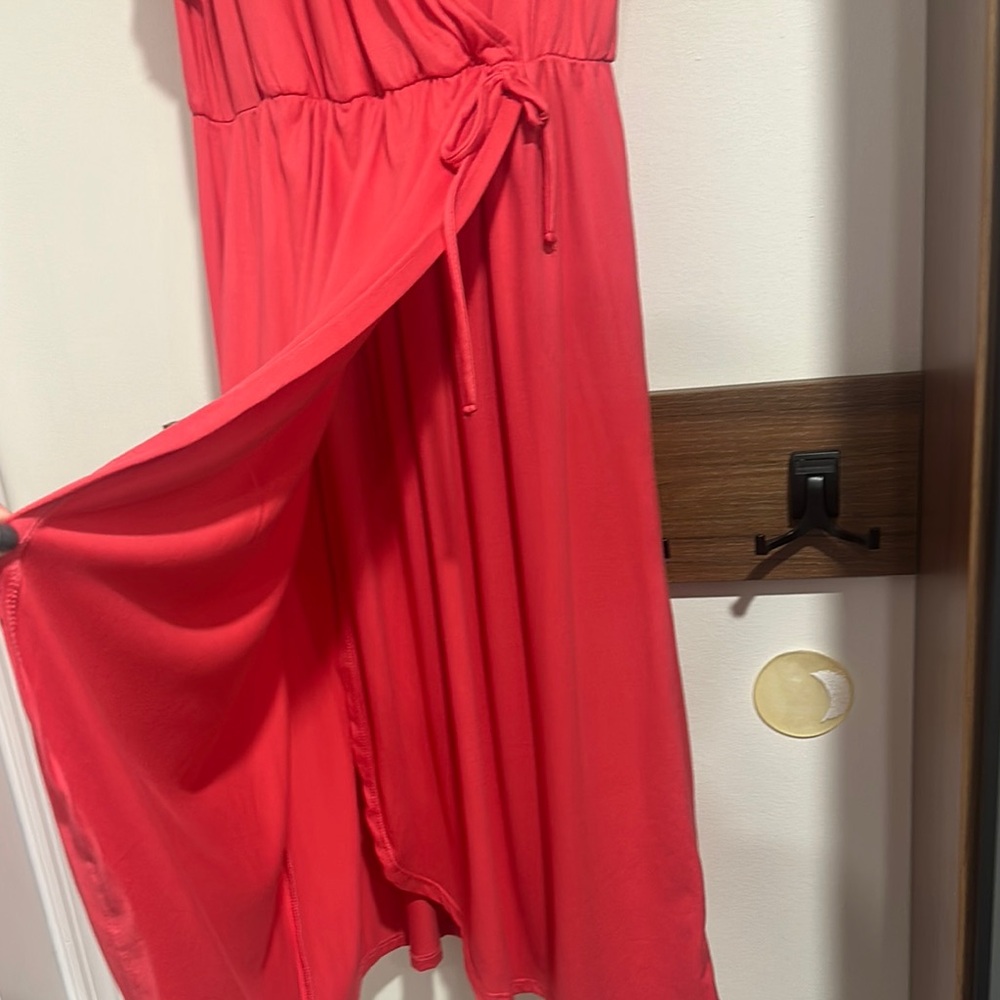 Elegant Fushia Wrap Dress - Picture 3 of 6